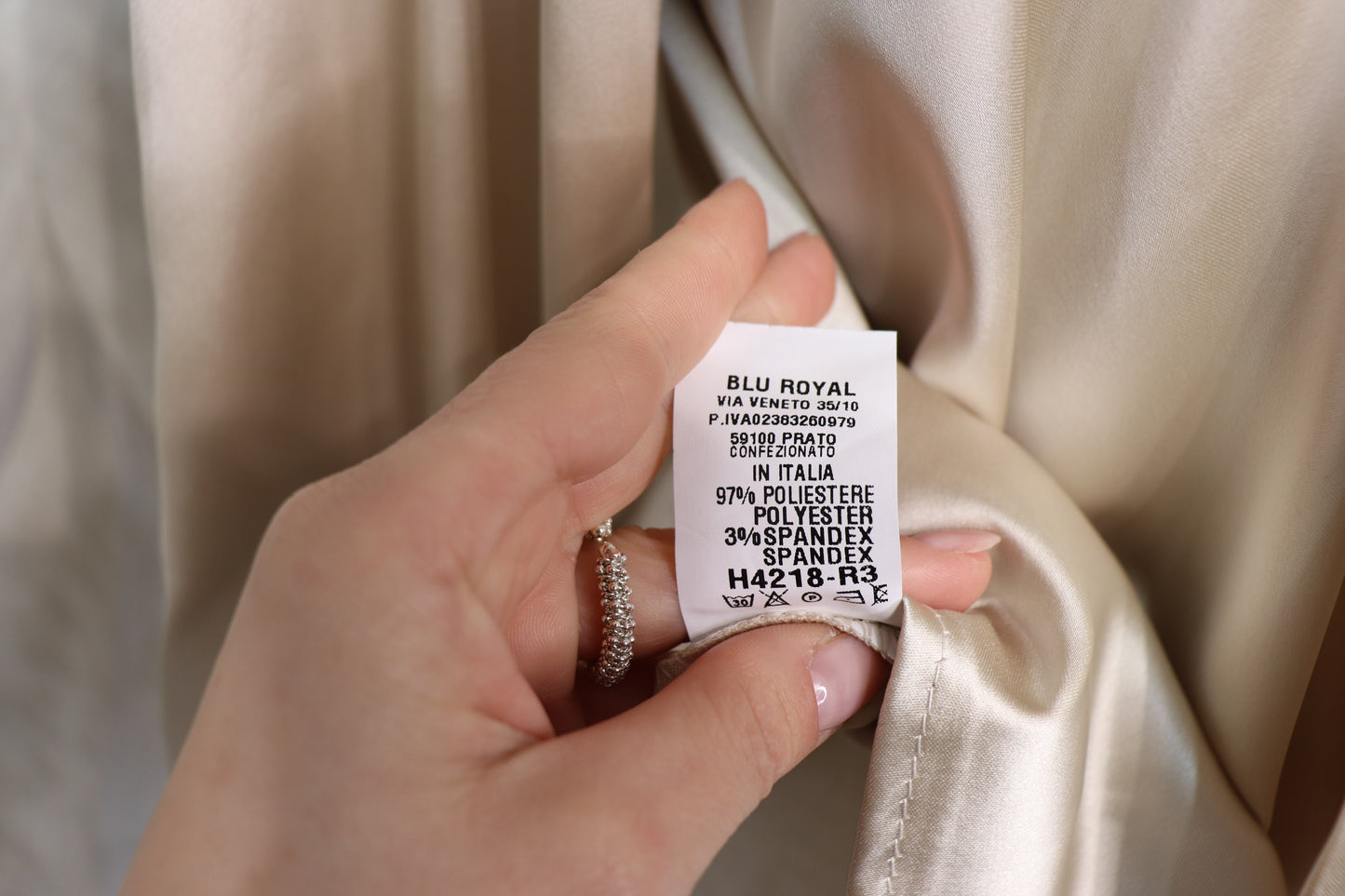 Camicia effetto seta con fiocco