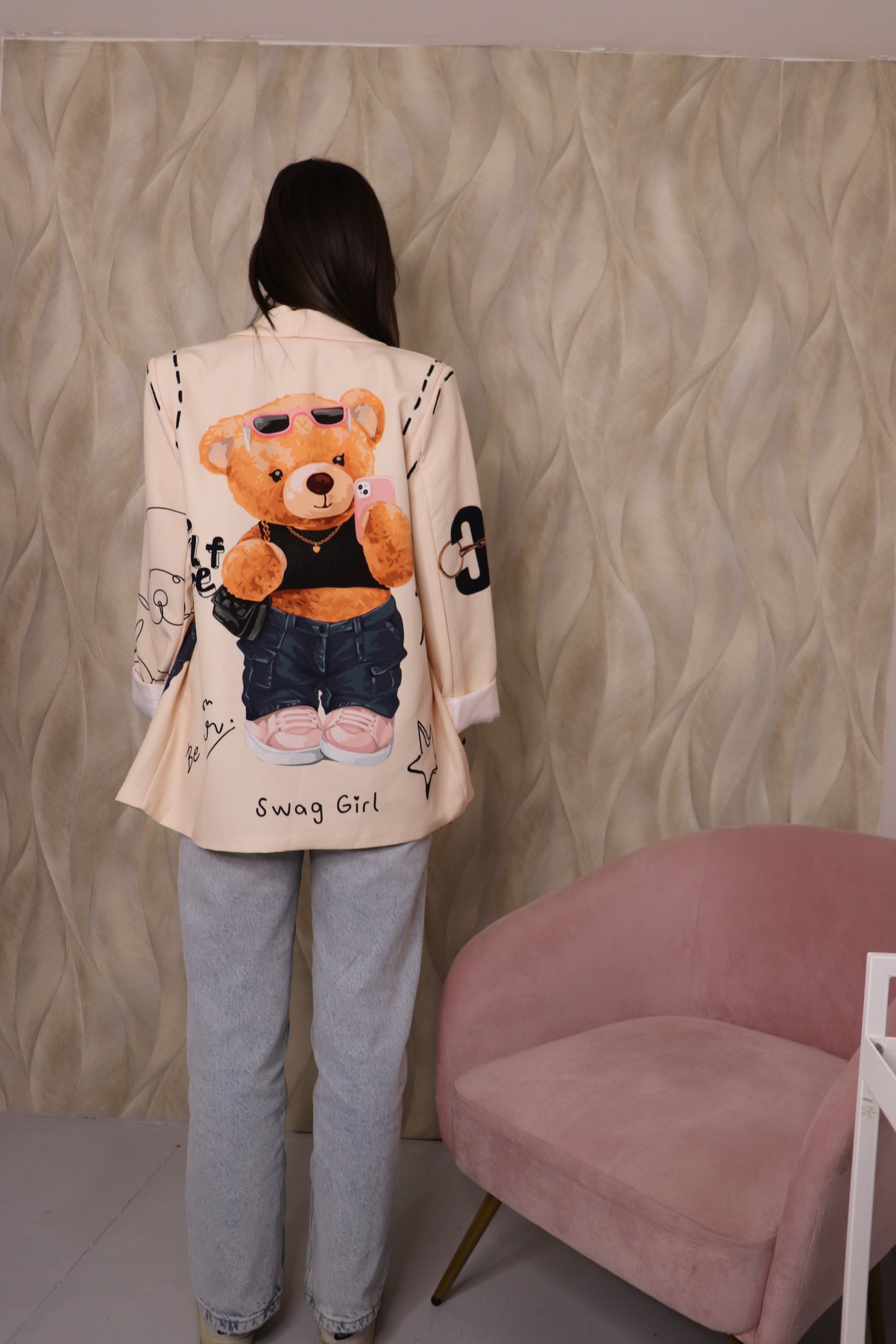 Giacca Beige con Stampa "Swag Girl"